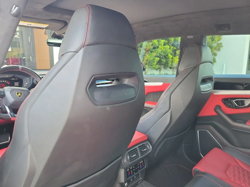 Used 2022 White Lamborghini Base image 14