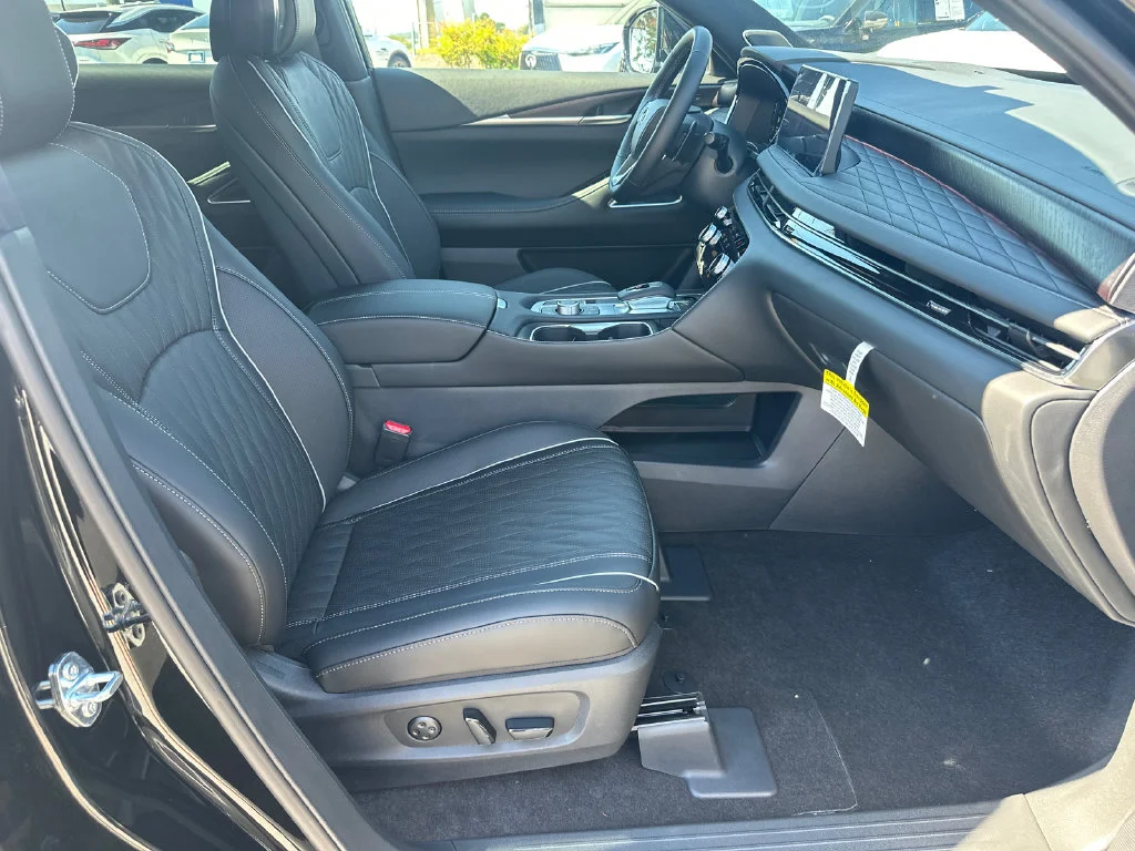New 2027 MINERAL BLACK INFINITI Autograph AWD image 11