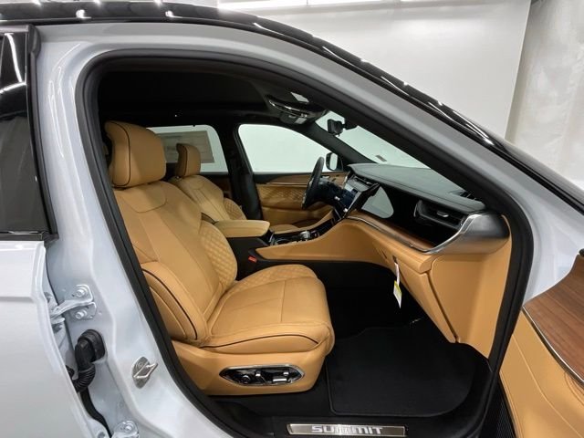 New 2026 Bright White Clear-Coat Exterior Paint Jeep Summit image 23