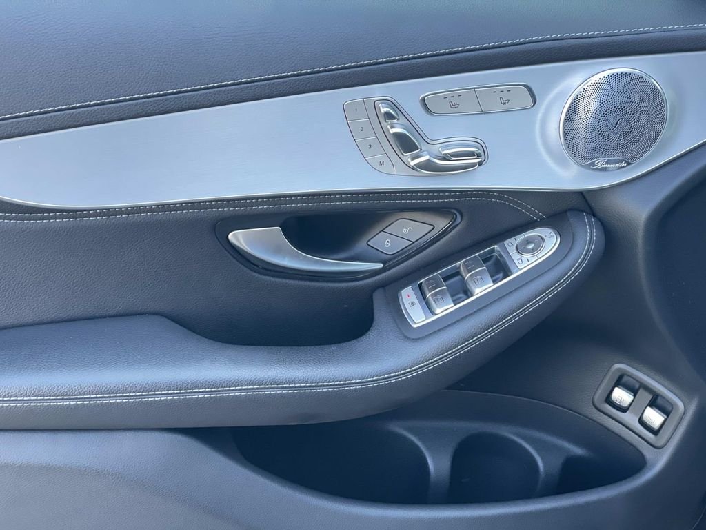 Used 2019 Black Mercedes-Benz GLC 350e image 18
