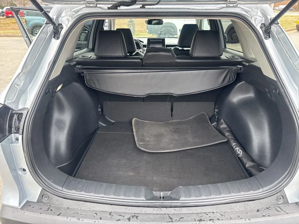 Used 2023 Silver Toyota XLE image 27