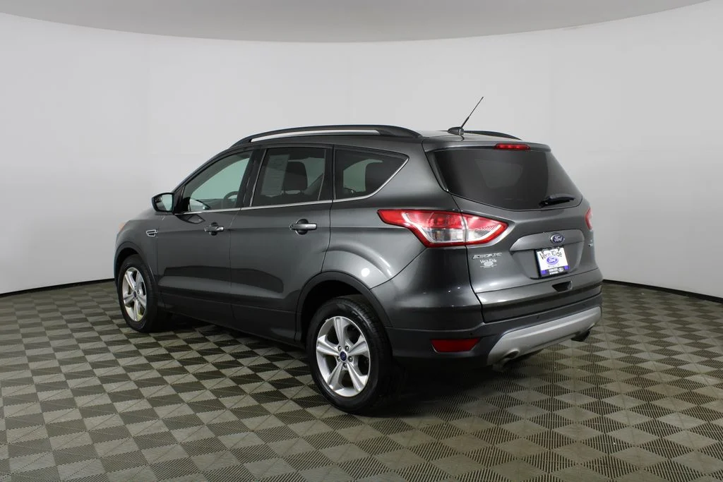 Used 2015 Gray Ford SE image 4