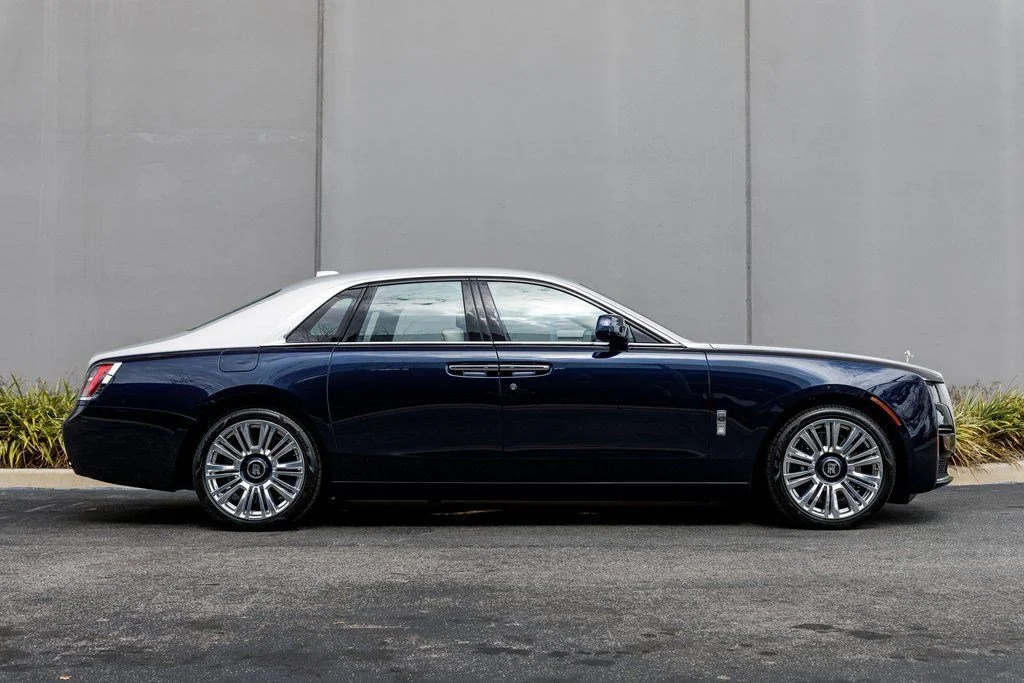 Used 2021 Midnight Sapphire Rolls-Royce  image 6