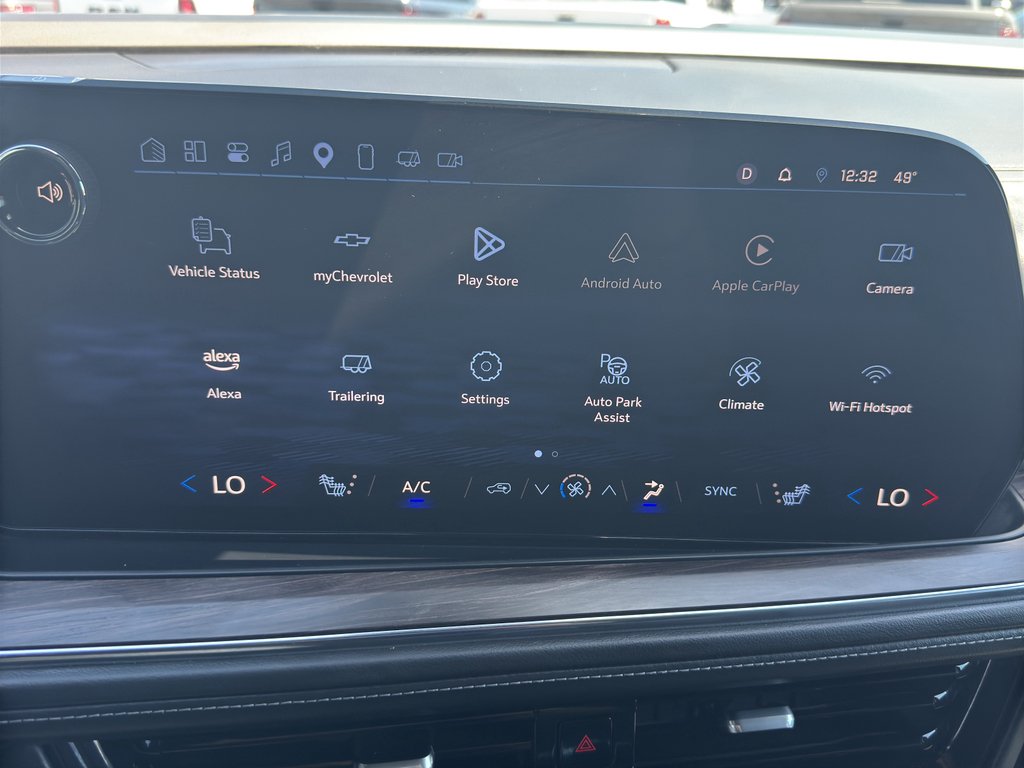 Used 2025 Gray Chevrolet Z71 image 31
