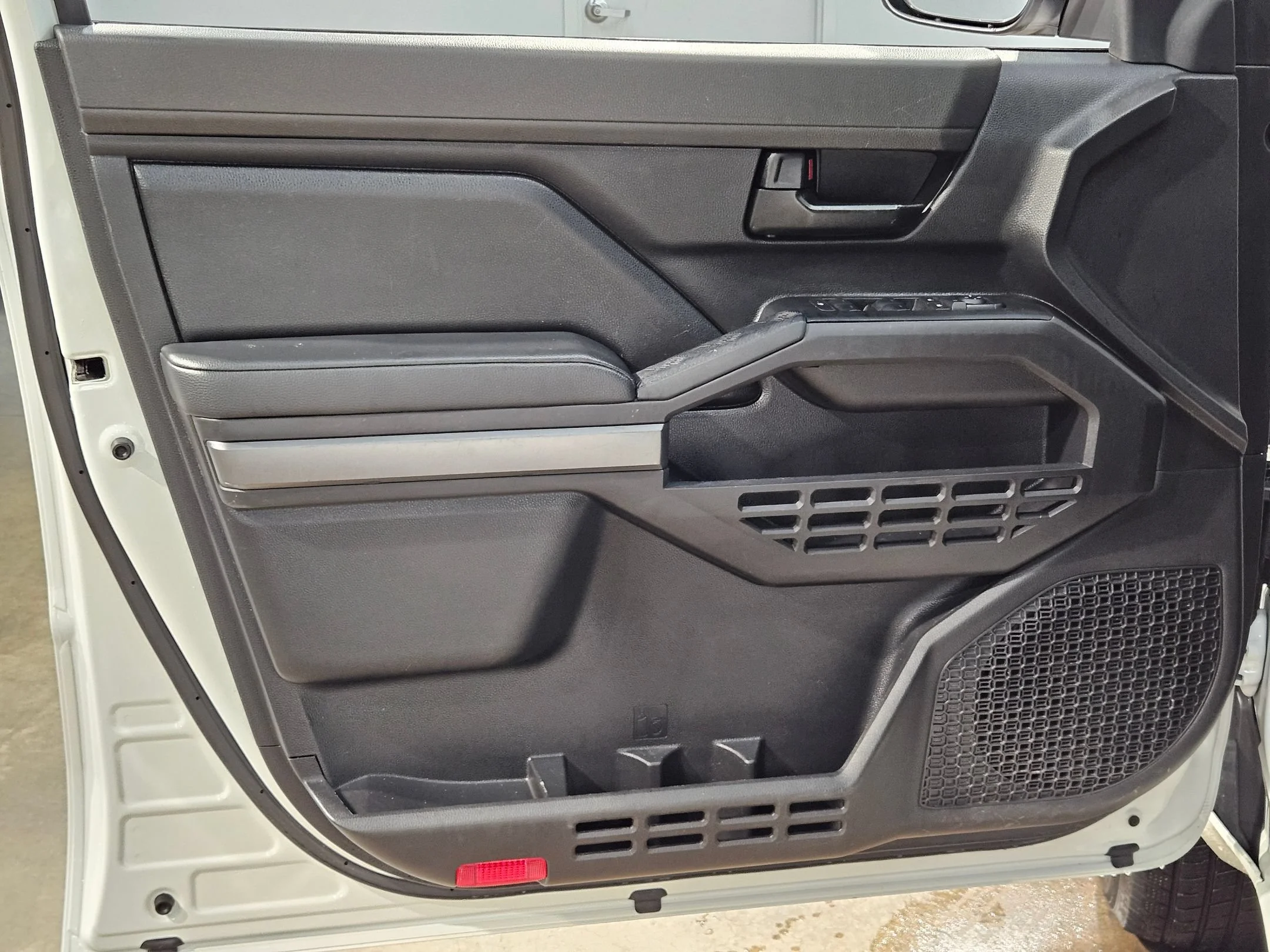 Used 2025 Ice Cap Toyota SR5 image 20