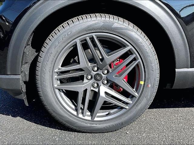 New 2026 Agate Black Metallic Ford ST image 13