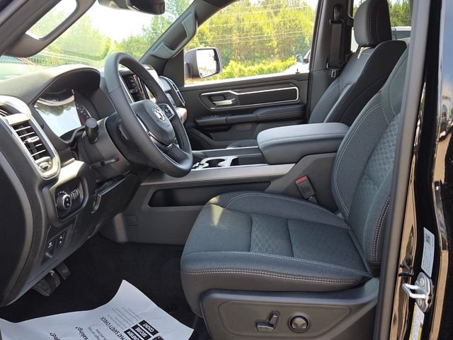 New 2026 Diamond Black Crystal Pearl-Coat Exterior Paint RAM Big Horn/Lone Star image 6