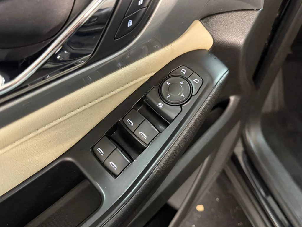 Used 2022 Black Chevrolet LS image 18