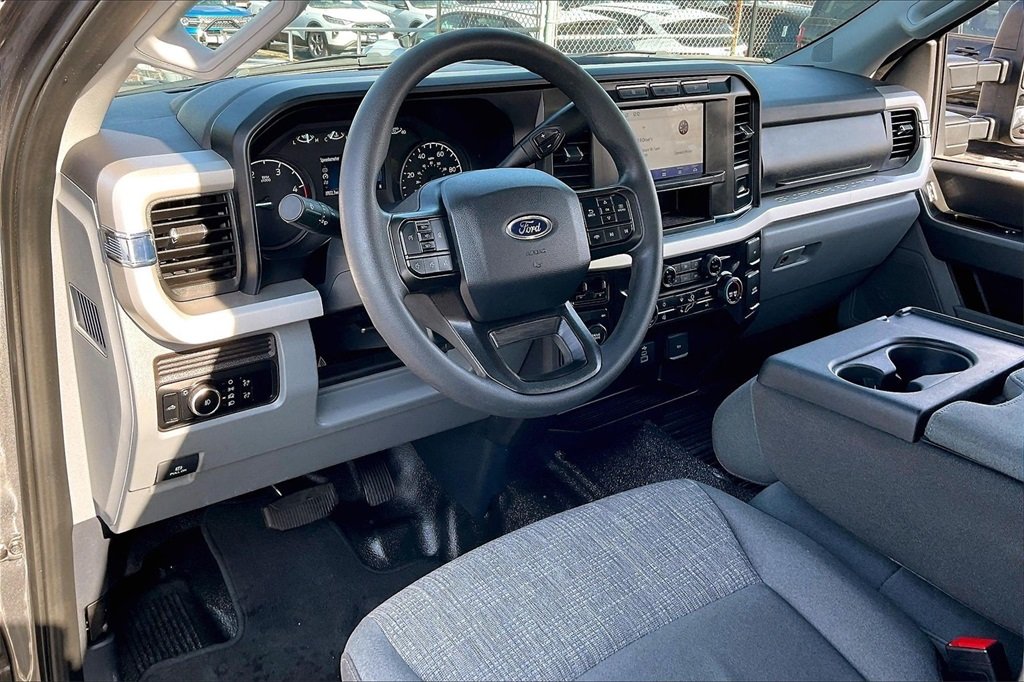 2024 FORD F-350 - Image 11