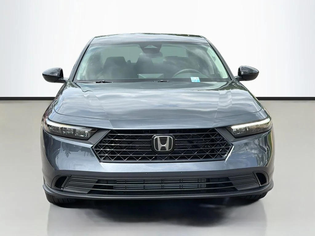 New 2026 Meteorite Gray Metallic Honda SE image 4