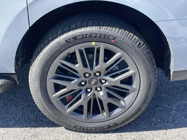 New 2026 Gray Ford Platinum image 21