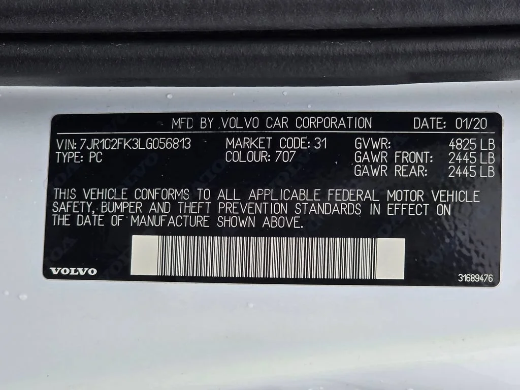 Used 2020 White Volvo T5 Momentum image 23