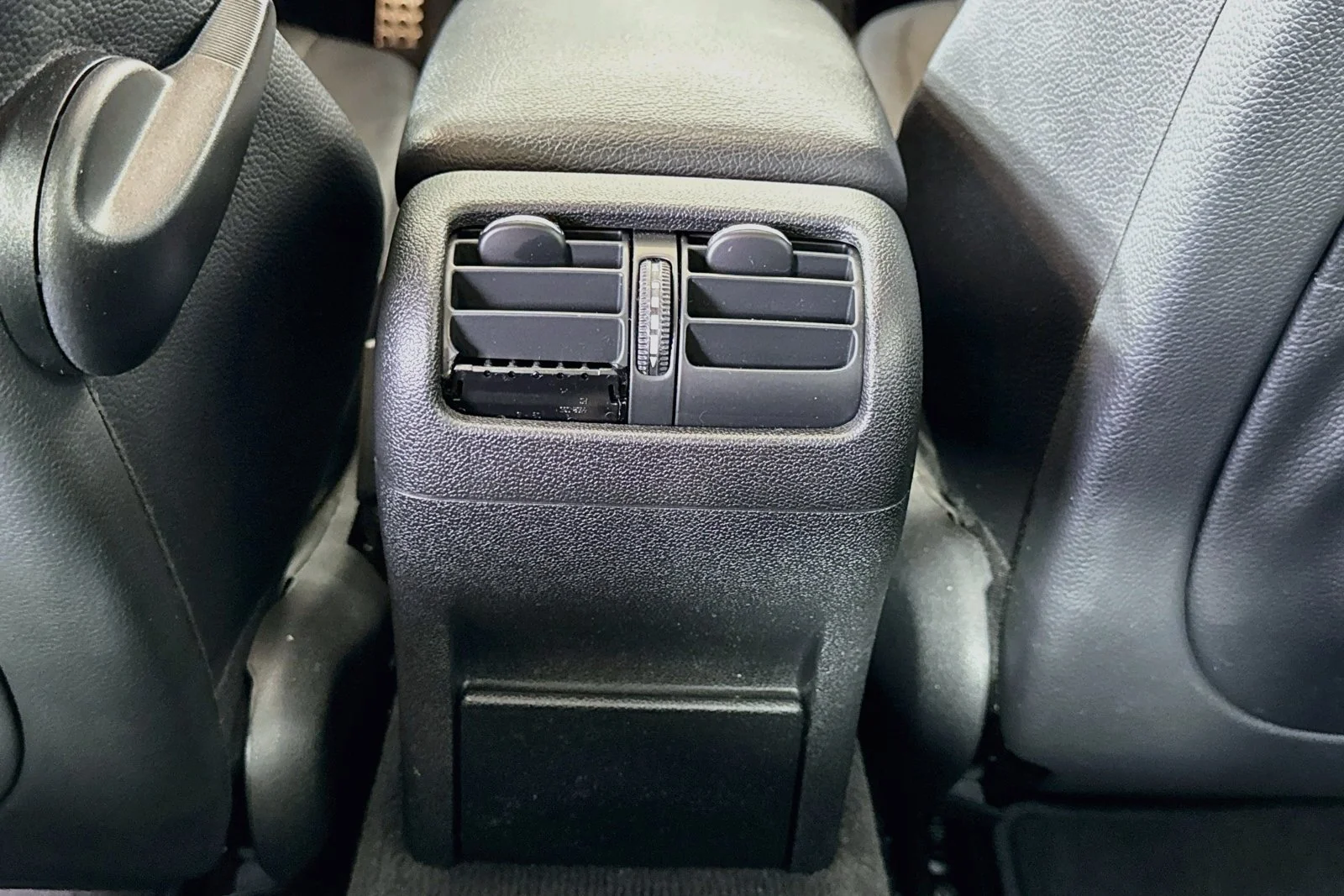 Used 2005 Gold Mercedes-Benz 1.8L image 22