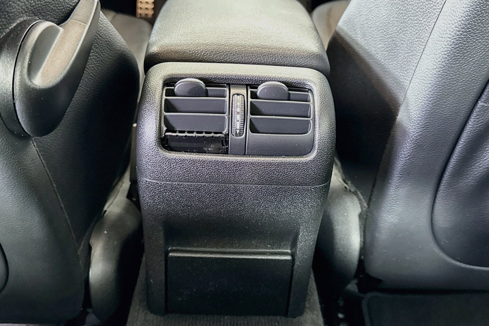 Used 2005 Gold Mercedes-Benz 1.8L image 22