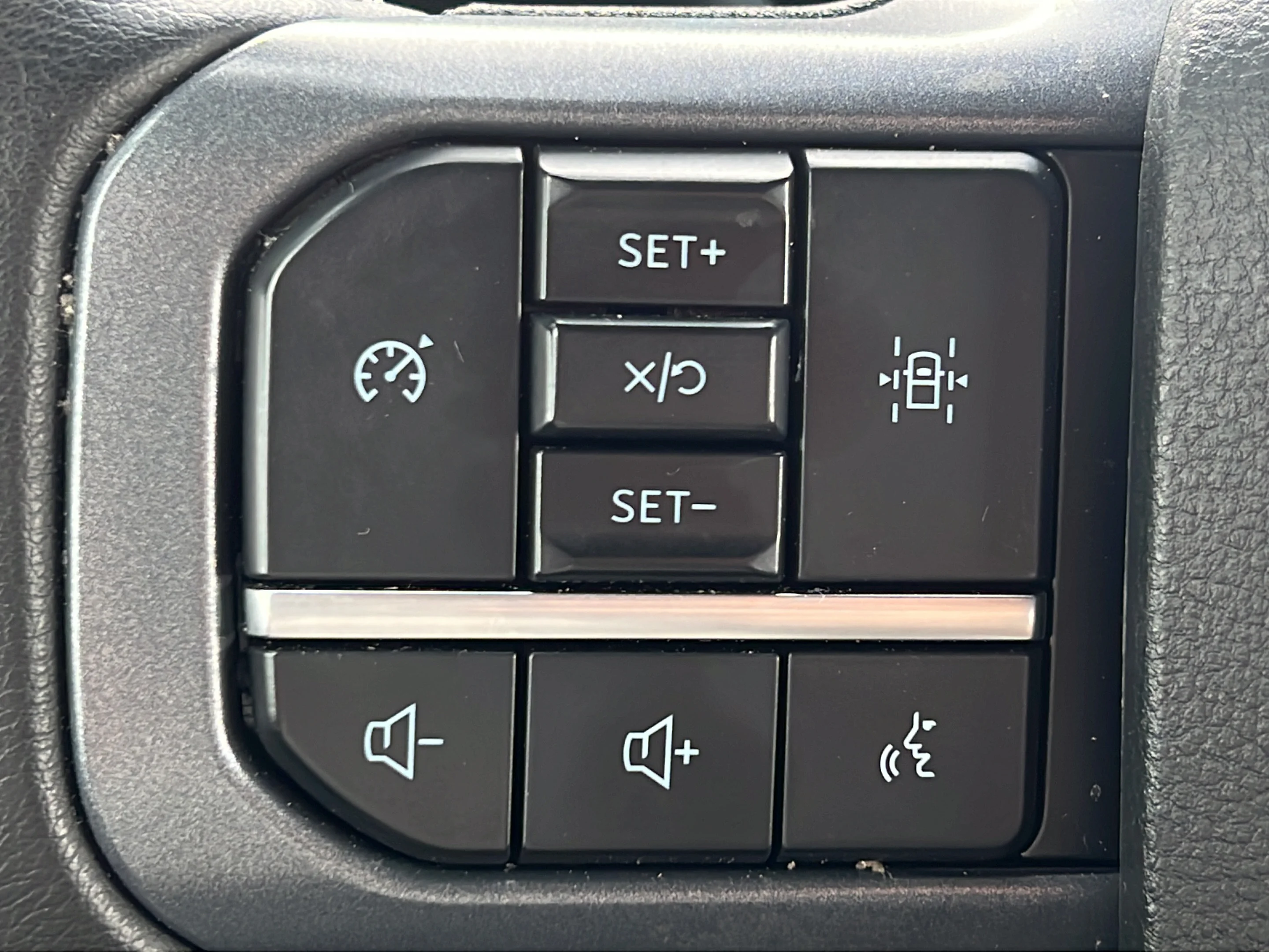 Used 2025 Silver Metallic Ford XLT image 21