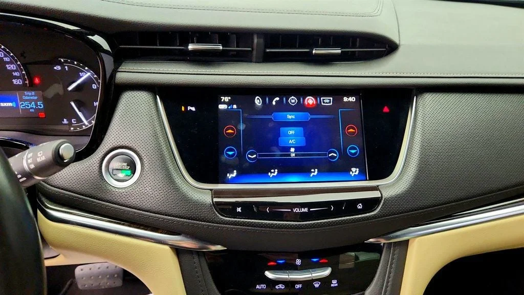 Used 2019 Stellar Black Metallic Cadillac FWD 4dr image 18