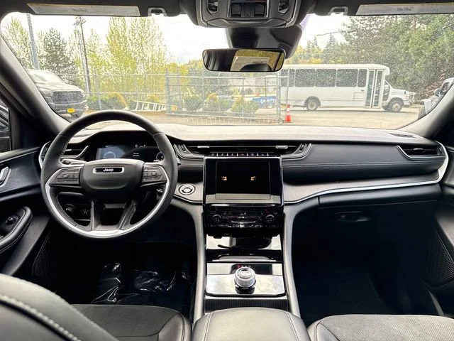2025 Jeep Grand Cherokee L Altitude - Photo 11