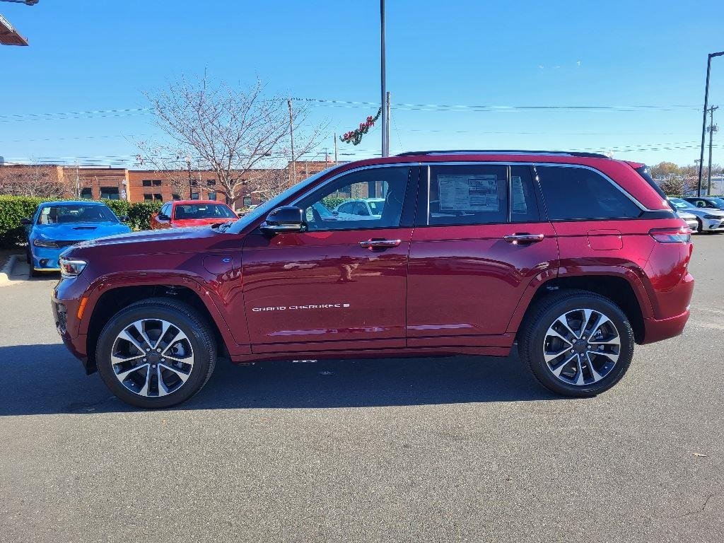 New 2024 Velvet Red Pearl-Coat Exterior Paint Jeep Overland image 19