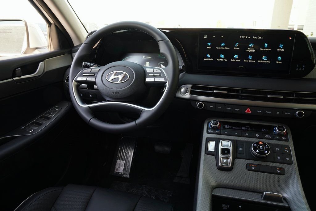 Certified Used 2025 Typhoon Silver Hyundai SEL image 12