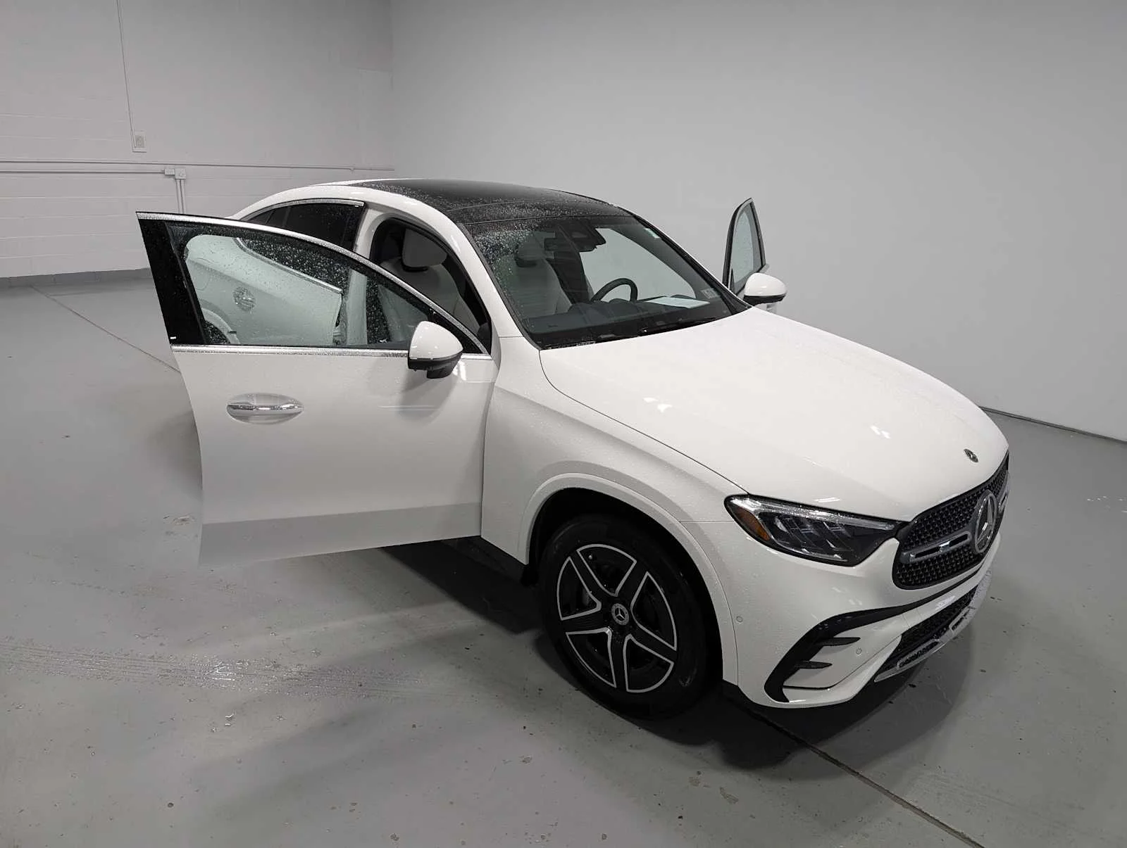 Used 2026 Polar White Mercedes-Benz GLC 300 image 16
