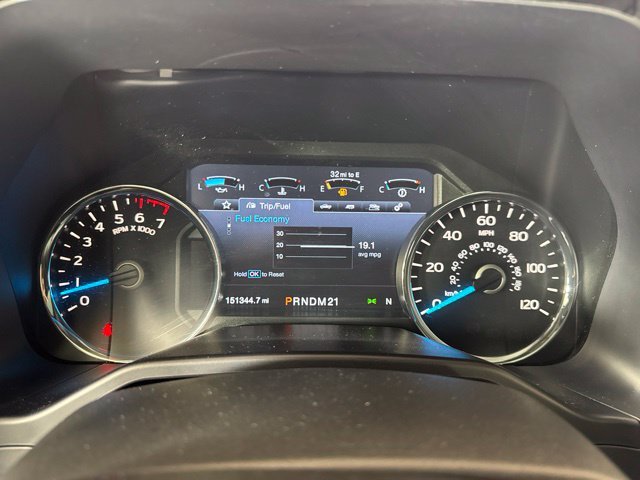 Used 2016 White Ford Lariat image 17