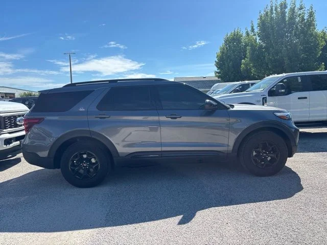 Used 2023 Gray Ford Timberline image 4