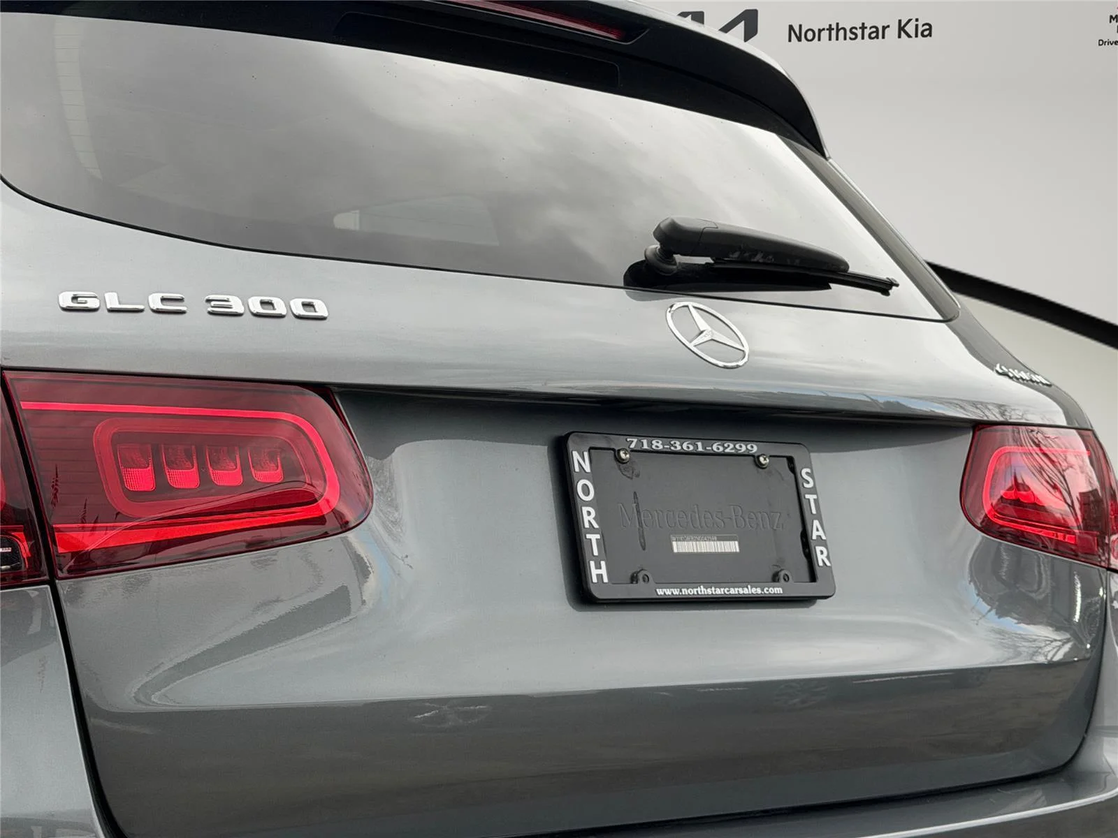 Used 2022 Selenite Grey Metallic Mercedes-Benz GLC 300 image 28