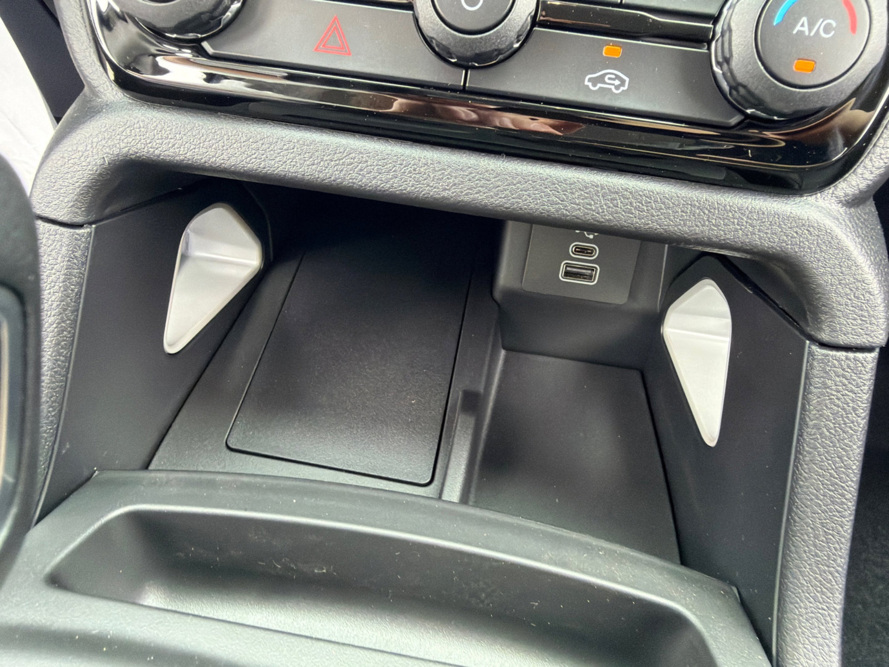 New 2026 Carbonized Gray Metallic Ford Lariat® image 29