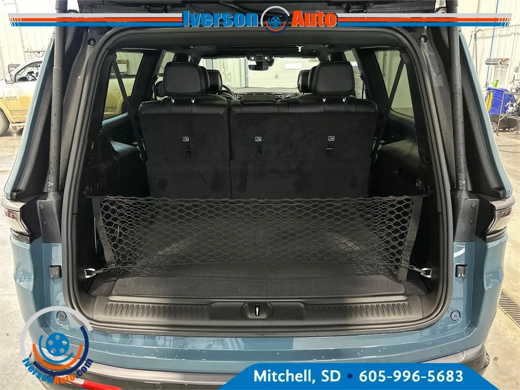 New 2026 Steel Blue Exterior Paint Jeep Limited Altitude image 30