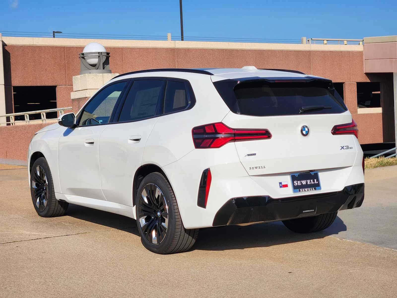New 2026 Alpine White BMW 30 xDrive image 3