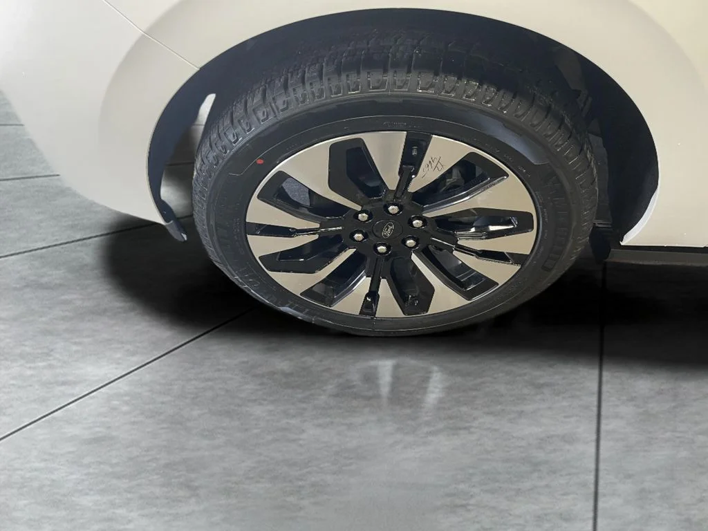 New 2026 Star White Metallic Tri-Coat Ford MAX Platinum® image 18