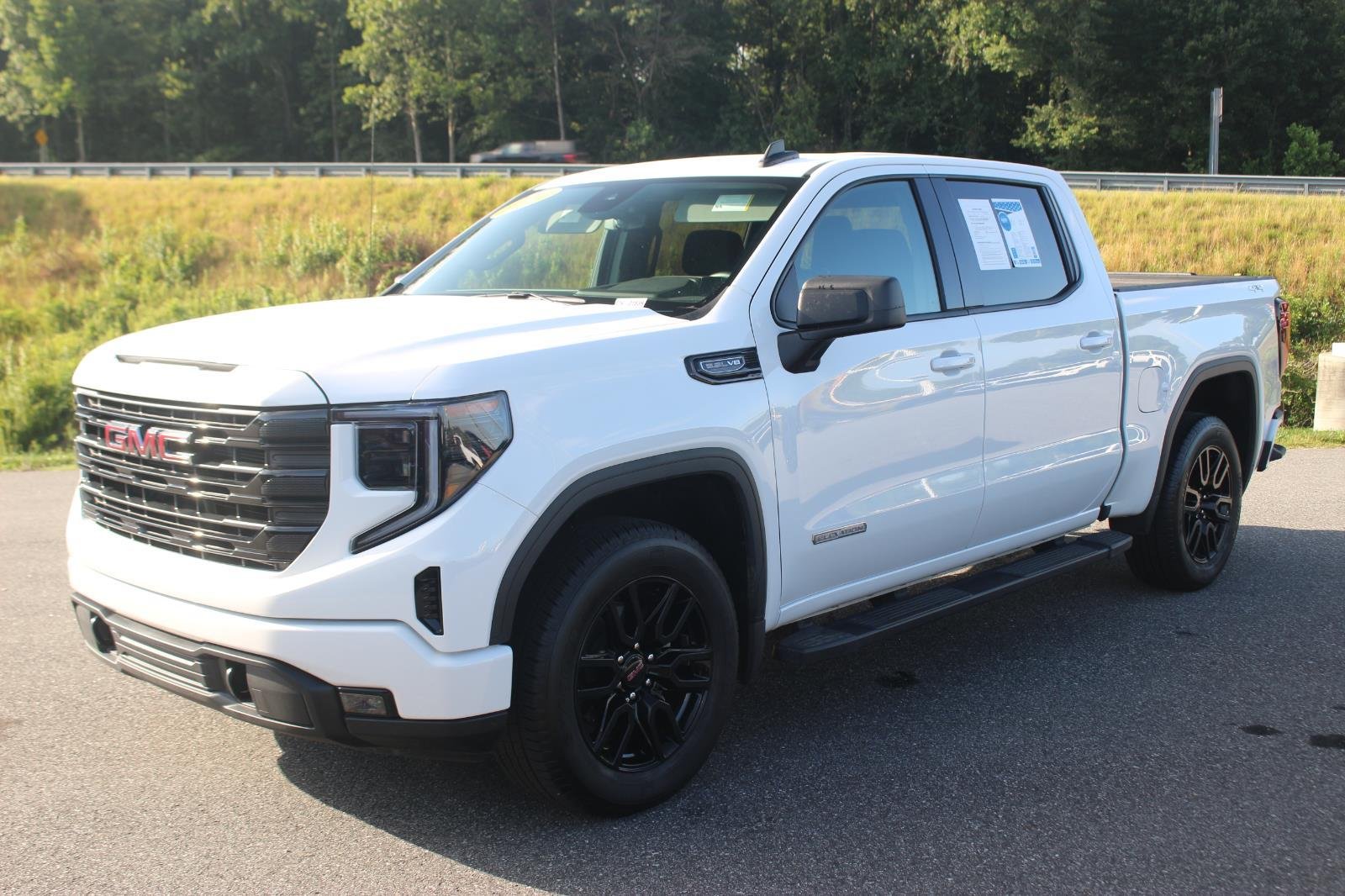 Used 2024 Summit White GMC Elevation image 3