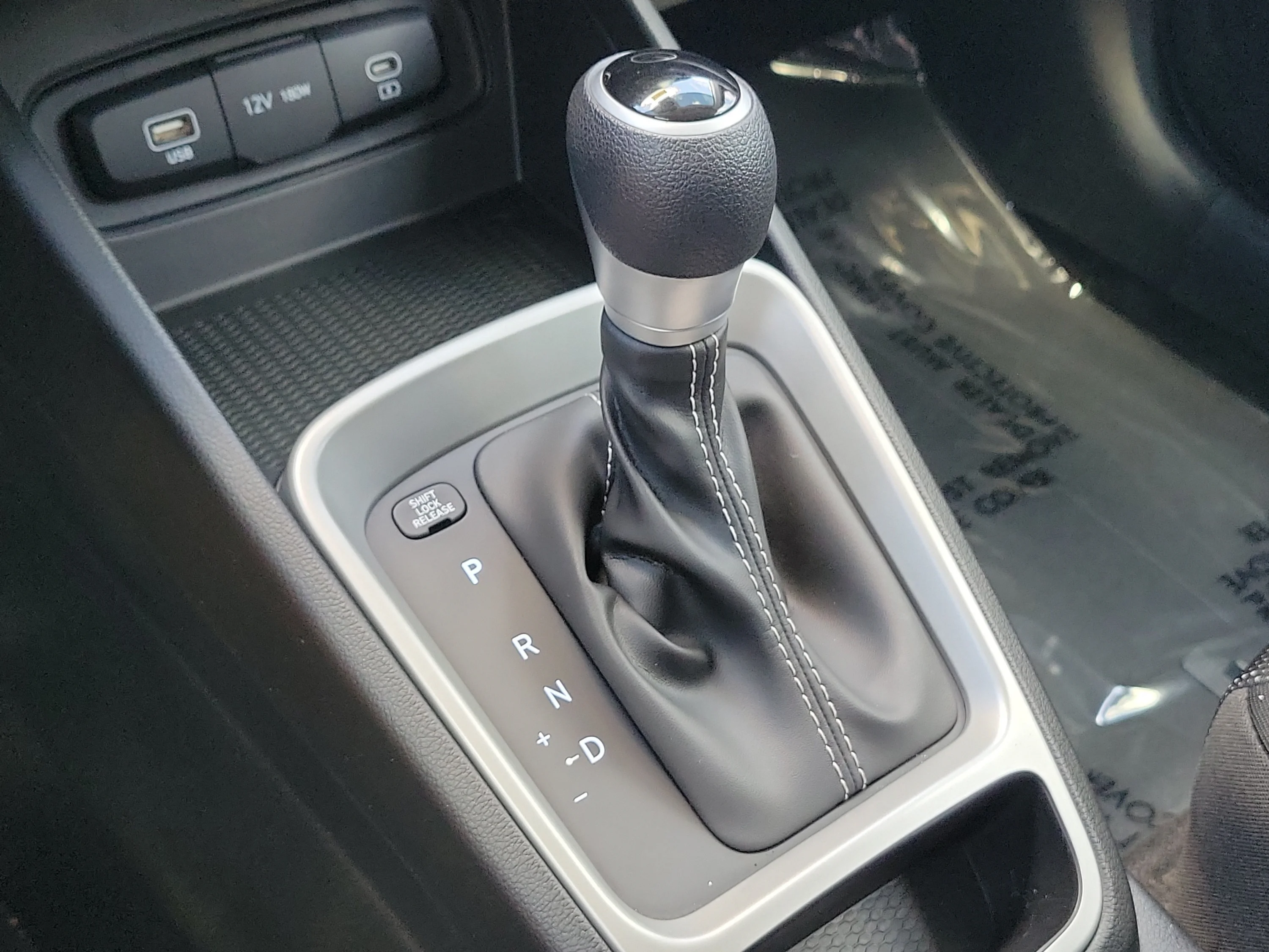 Used 2025 Shimmering Silver Hyundai SE image 32