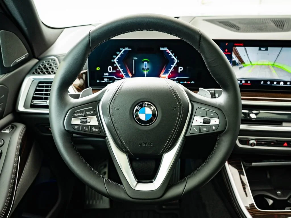 New 2026 Skyscraper Grey Metallic BMW xDrive40i image 40