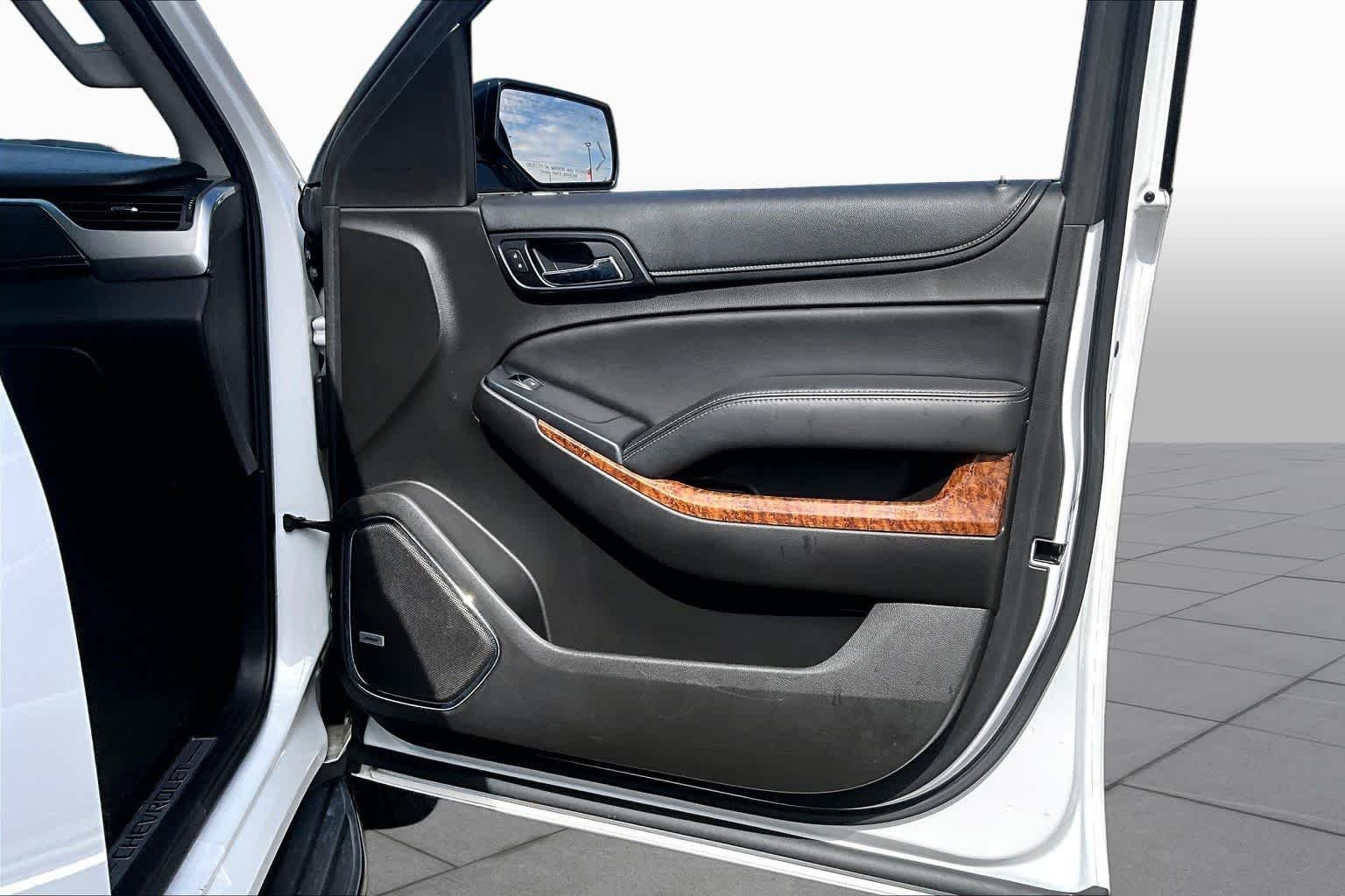 Used 2018 Summit White Chevrolet Premier image 23