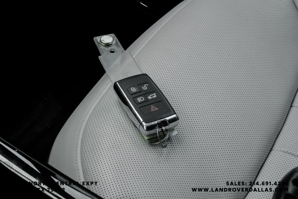 Used 2023 Firenze Red Metallic Land Rover SE Dynamic image 67