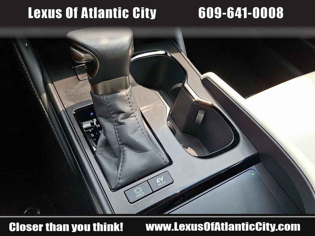 Certified Used 2025 Iridium Lexus ES 300h image 15