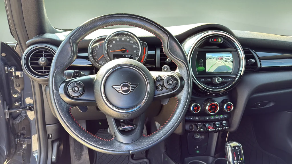 Used 2020 Gray MINI  image 26