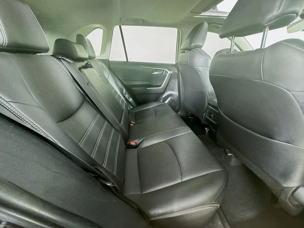 Used 2022 Midnight Black Metallic Toyota XLE Premium image 34