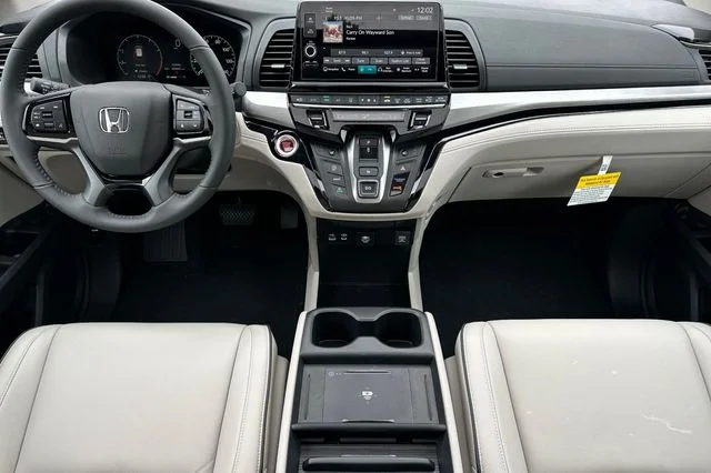 New 2026 Solar Silver Metallic Honda Touring image 14
