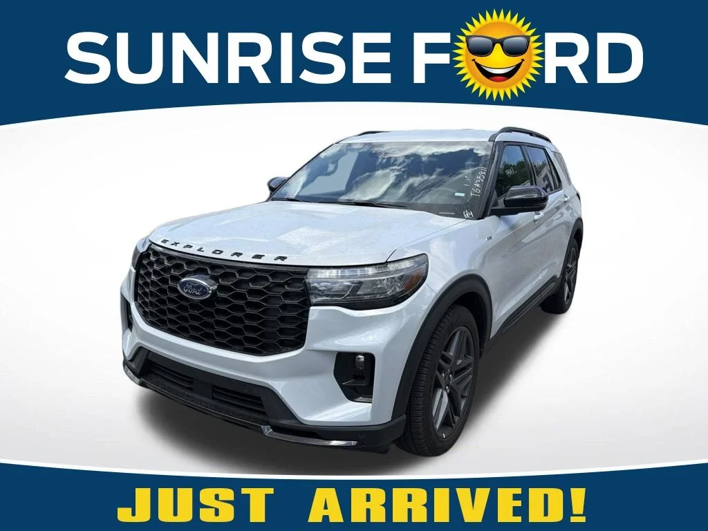 Used 2026 White Metallic Ford ST-Line image 1