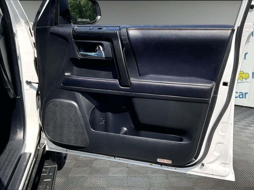 Used 2019 White Toyota SR5 image 26