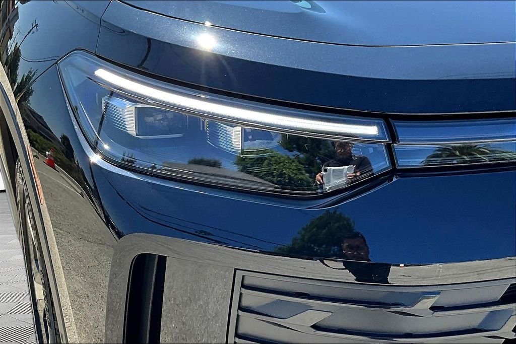 New 2026 Black Volkswagen 2.0T SE image 29