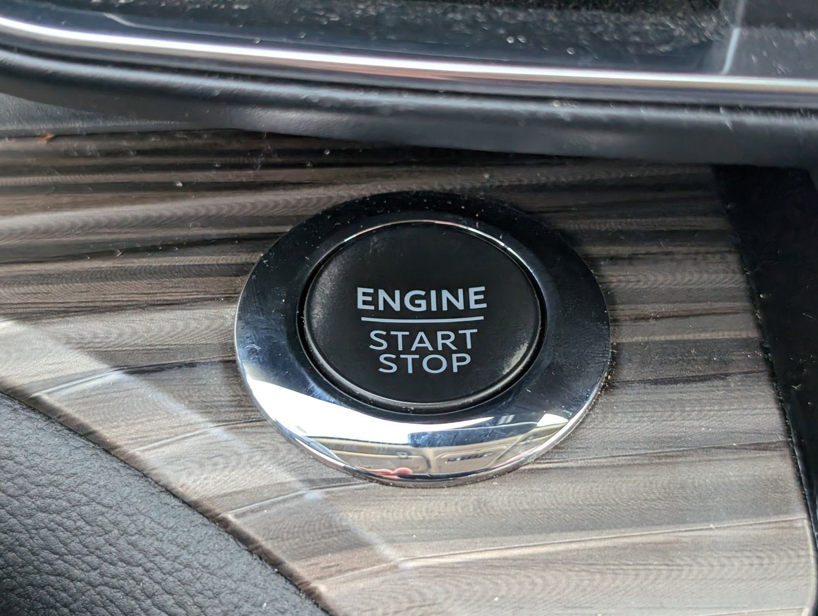 Used 2022 Black Metallic Ford Limited image 29