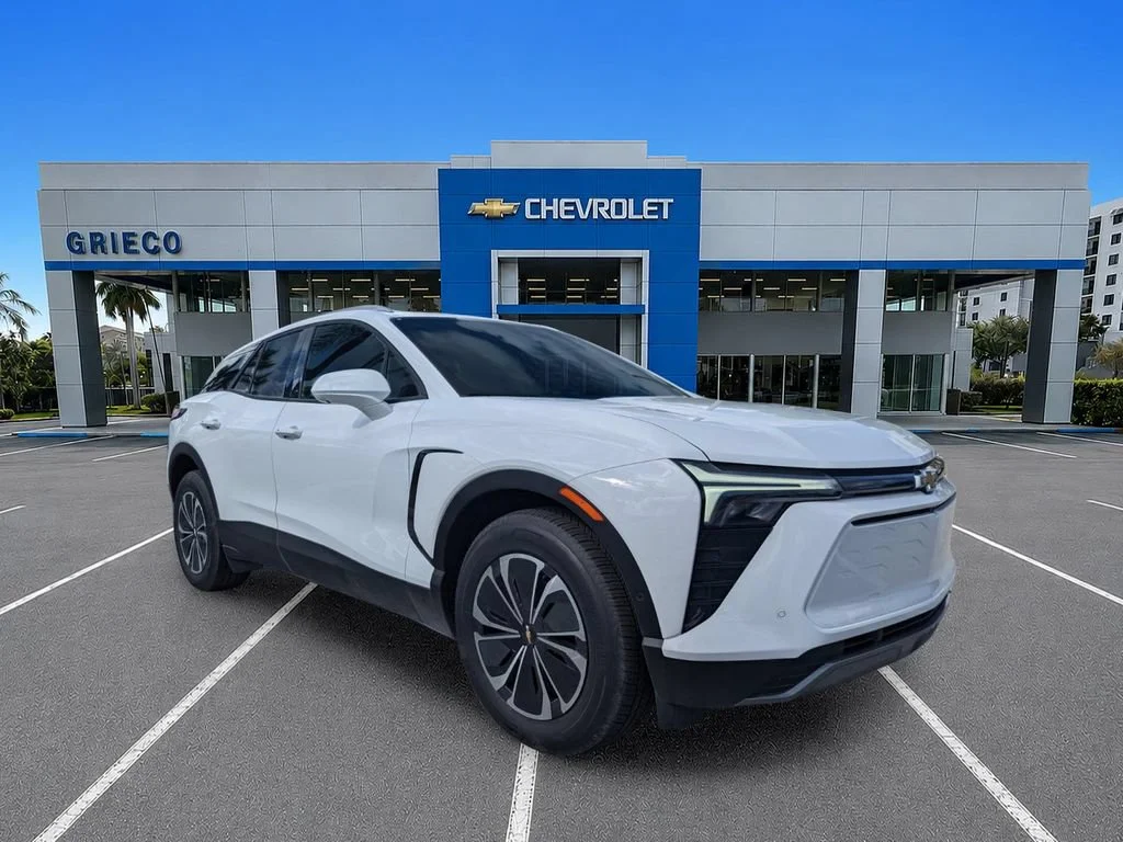 New 2025 Summit White Chevrolet LT image 1