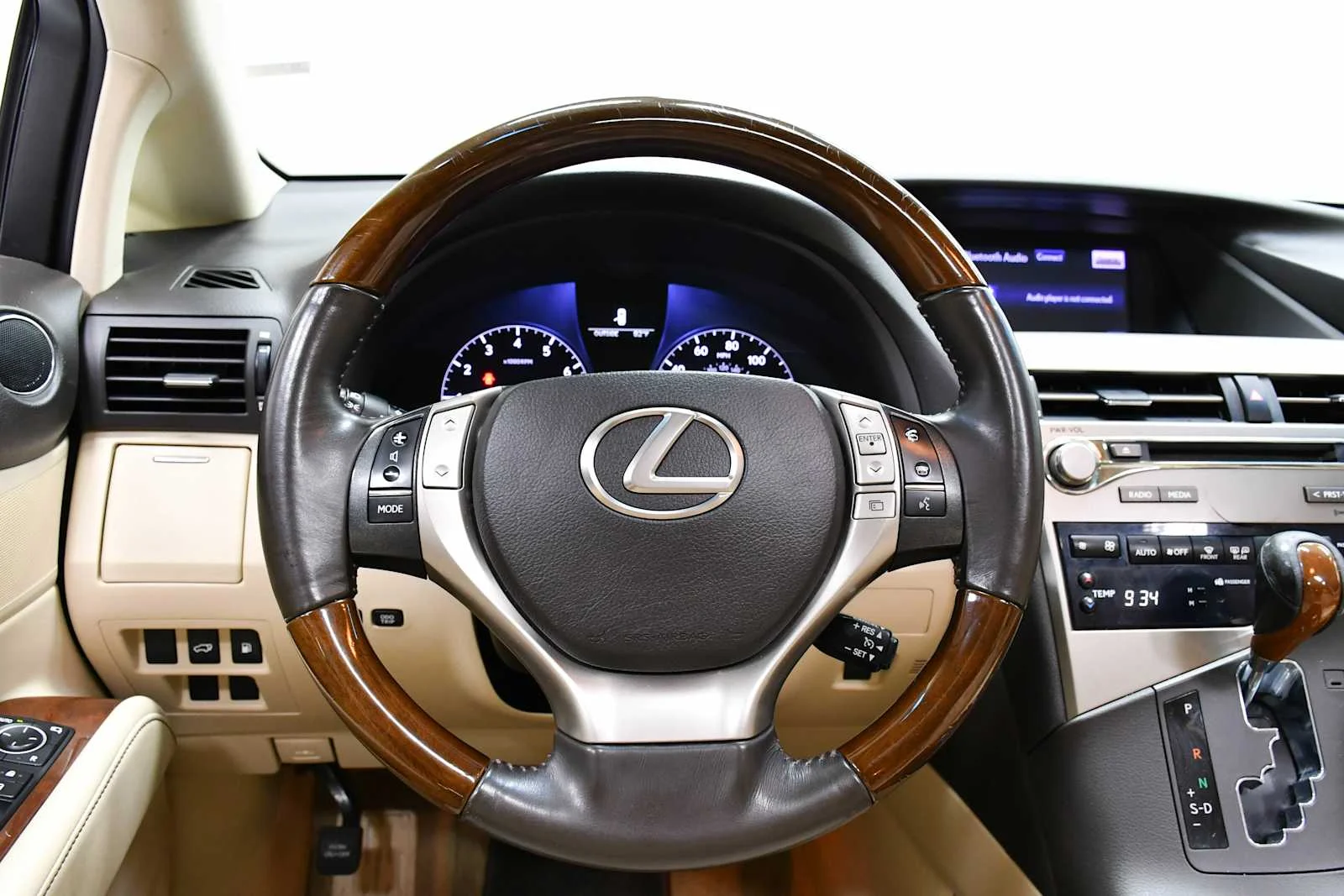 Used 2013 Starfire Pearl Lexus  image 16