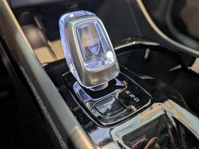 2026 Volvo XC40 Ultra - Photo 21