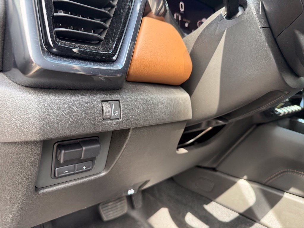 Used 2025 Black GMC AT4 image 21