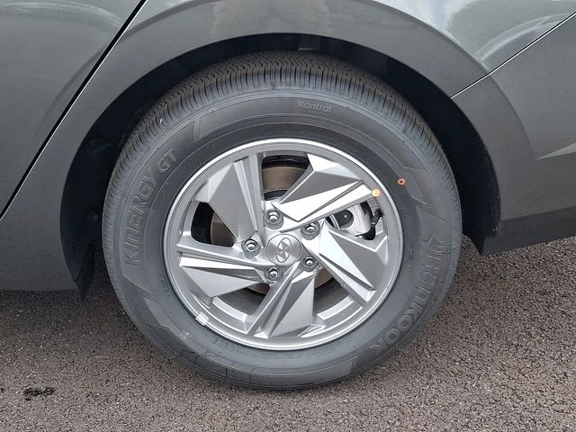 New 2026 Gray Hyundai SE image 18