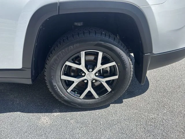 Used 2023 White Jeep Limited image 37